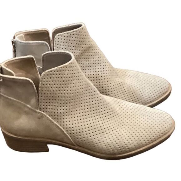 Dolce Vita PERFORATED ANKLE BOOTS Sz 6.5 Suede - Picture 9 of 12